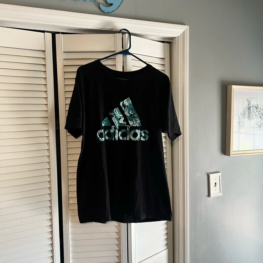 Adidas T-Shirt SZ LG